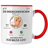 Trendation - Die Meerschweinchen Rufen An Tasse Geschenk für Meerschweinchen Züchter Besitzer Geschenkidee Lustig Spruch (Rot)